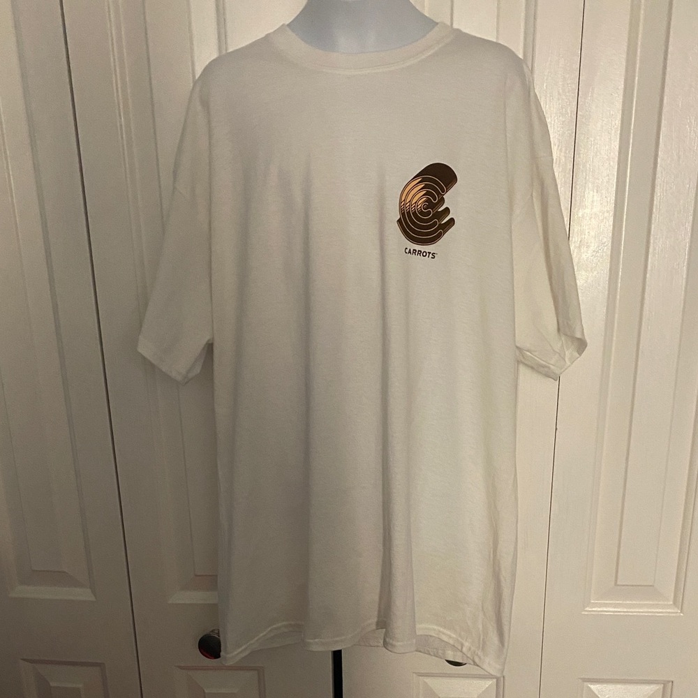 DESIGNED BY ANWAR CARROTS!!!! NWOT SHORT-SLEEVE SHIRT